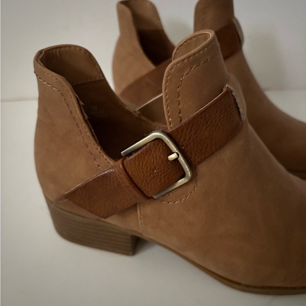 Wonderly Brown/Tan Suede Ankle Booties - Picture 4 of 11